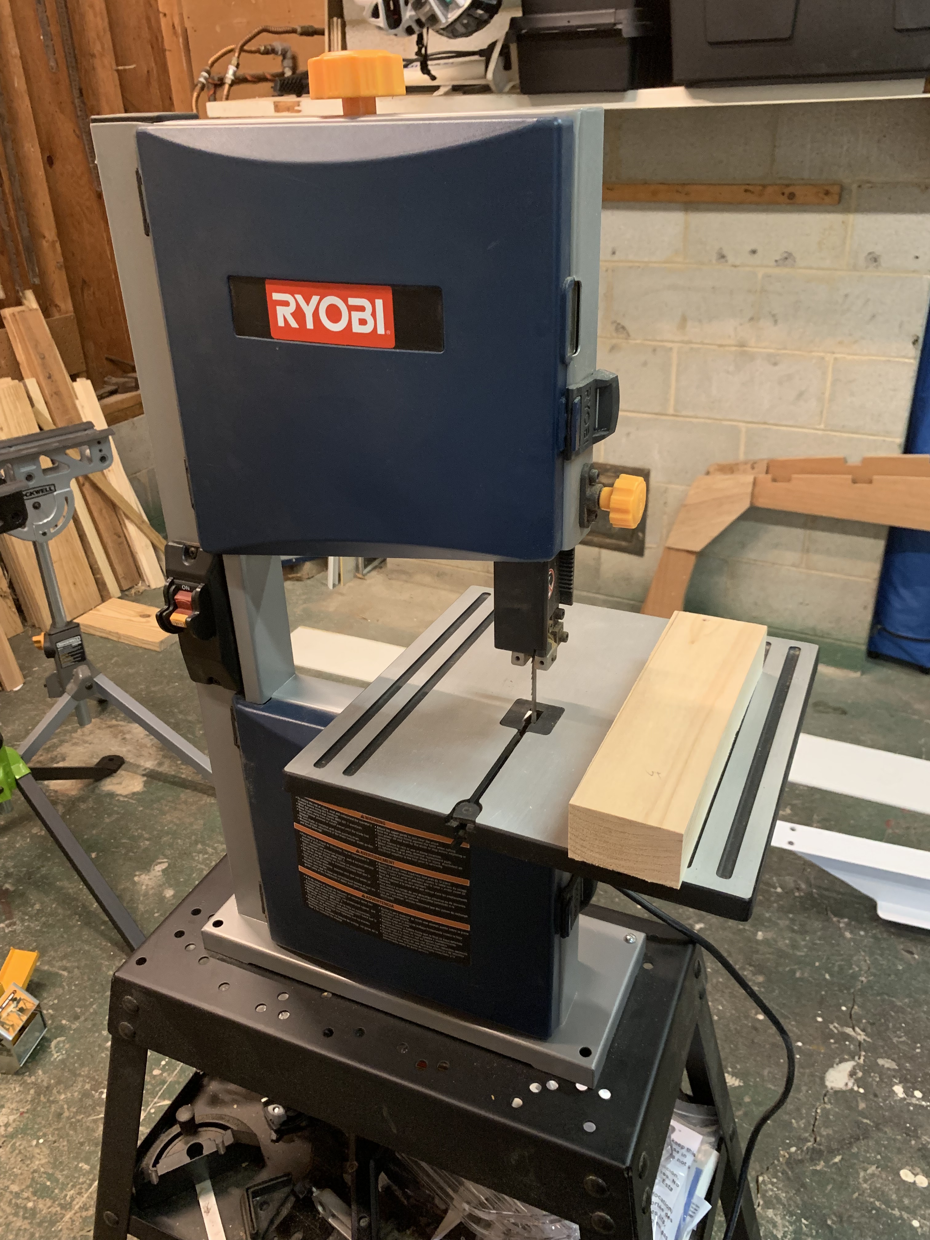 Ryobi BS904 9in Band Saw